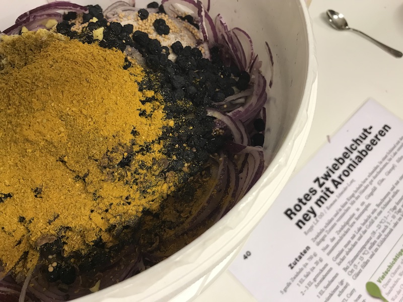 goodblog in der NEUEN Vorarlberger Tageszeitung: Gemüse fermentieren - Zwiebelchutney