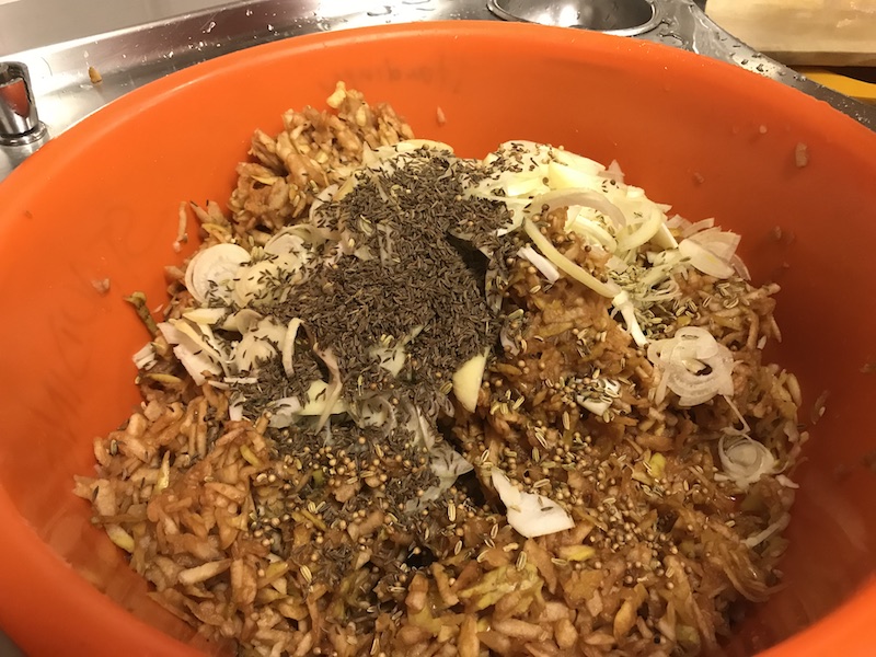 goodblog in der NEUEN Vorarlberger Tageszeitung: Gemüse fermentieren - Fermentiertes Rotkraut
