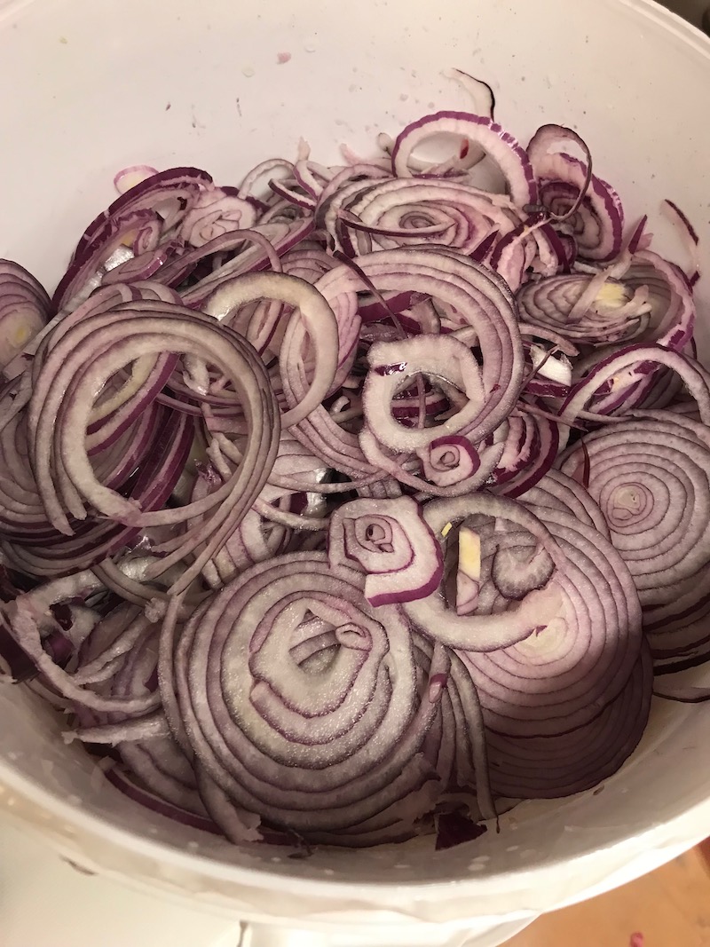 goodblog in der NEUEN Vorarlberger Tageszeitung: Gemüse fermentieren - Zwiebelchutney