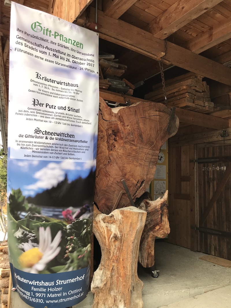 goodblog in Osttirol: Kräuterwirtshaus Strumerhof - Giftkräuter-Ausstellung